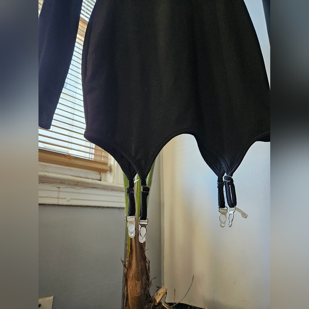 black bodycon dress - Picture 4 of 5